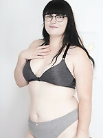 Hairy Woman Pussy Pics of Latina minx showing unshaved twat outdoors